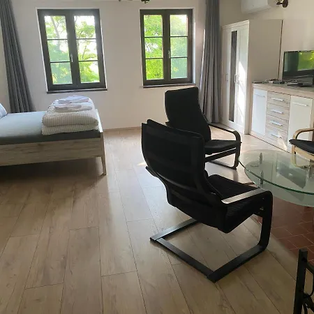 Apartman Pod Mandloni Starovice Exterior photo